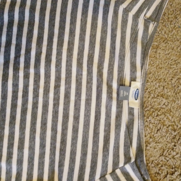 Old Navy off-the-shoulder top NWOT MT - Picture 3 of 3